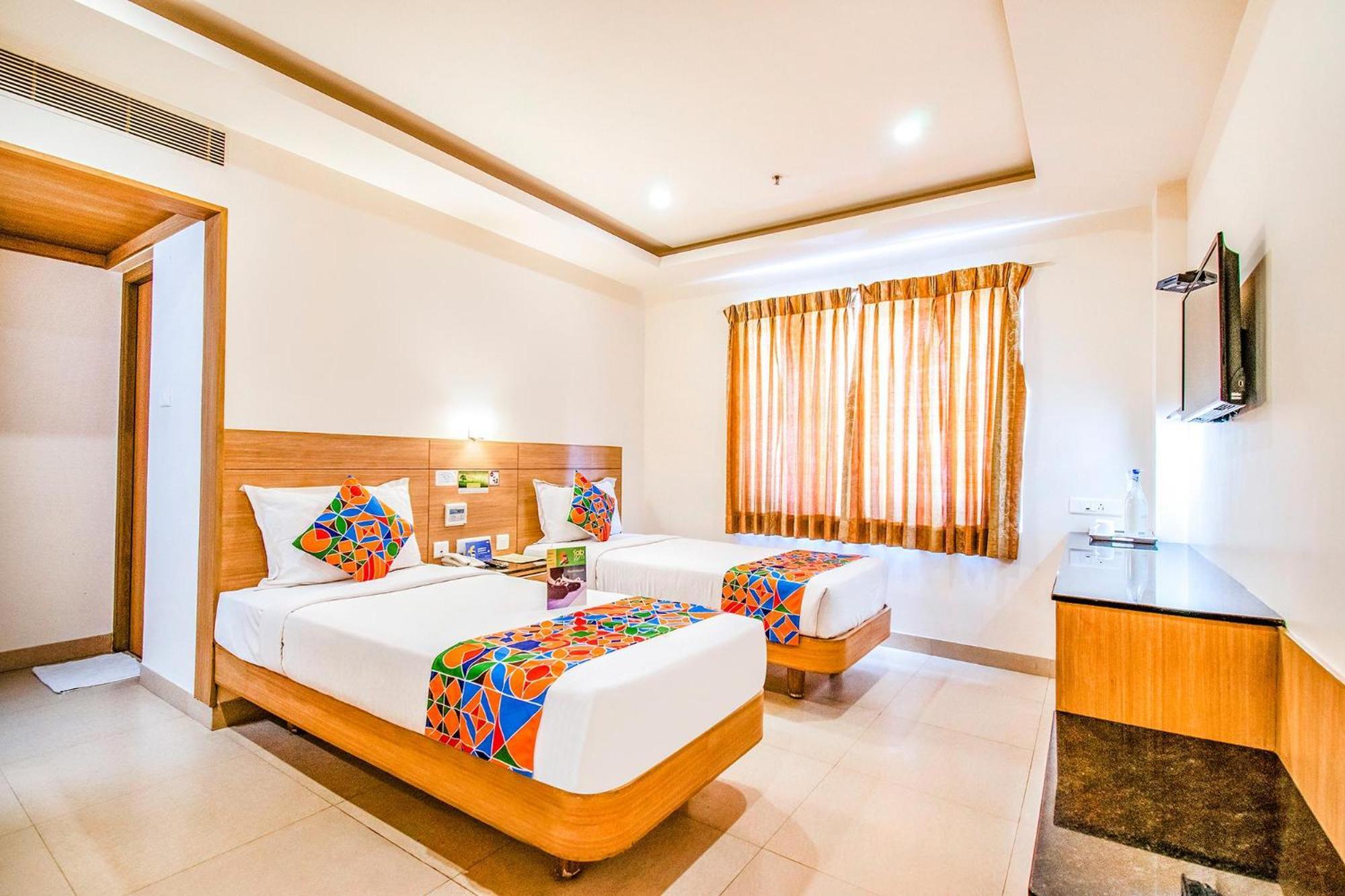 Fabhotel Prime Royal Castle - Nr Coimbatore North Railway Station Exteriör bild